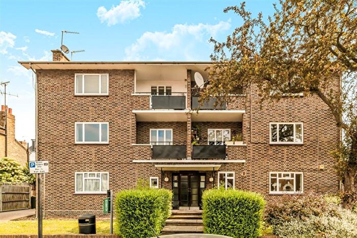 2 Bedroom Flat For Sale In Lessar Avenue, Clapham, SW4