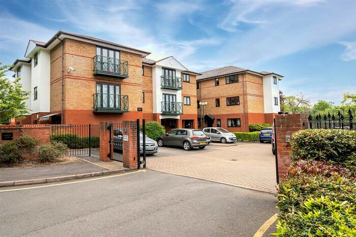 1 Bedroom Flat To Rent In Salisbury Court, Ludlow Road, Maidenhead SL6
