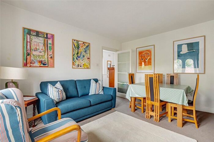 1 Bedroom Flat For Sale In Goldhawk Road, London, W12