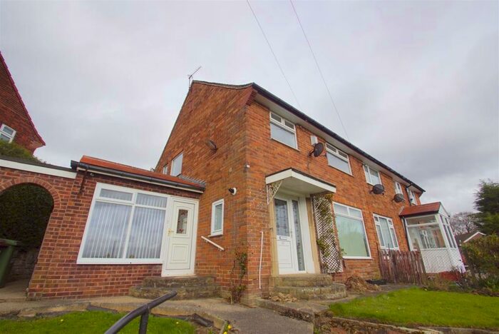 3 Bedroom Semi-Detached House To Rent In Brackenwood Drive, Roundhay, Leeds, LS8