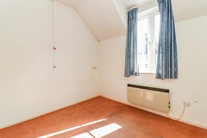 2 Bedroom Apartment For Sale In Town Bridge Court, Chesham, Buckinghamshire, HP5