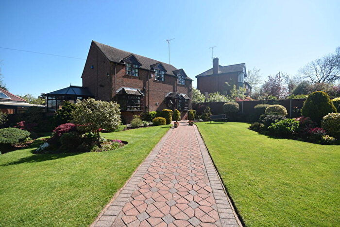 4 Bedroom Detached House For Sale In Knowles Hill, Rolleston-on-Dove, DE13