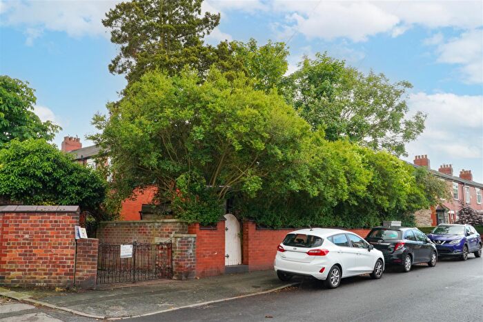 2 Bedroom End Of Terrace House For Sale In Copgrove Road, Chorlton Green, M21