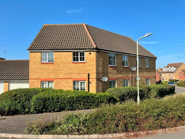 2 Bedroom Maisonette For Sale In Guernsey Way, Kennington, TN24