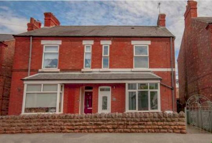 3 Bedroom Semi-Detached House To Rent In Chandos Street, Netherfield, NG4