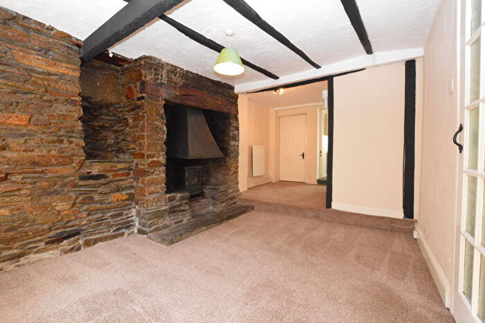 3 Bedroom House To Rent In West Street, Liskeard, PL14