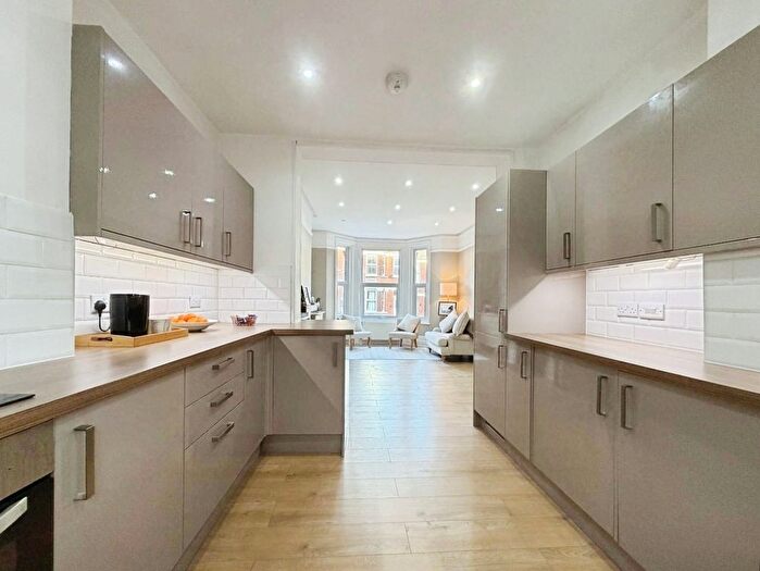 2 Bedroom Flat For Sale In Bournemouth Road, Folkestone, CT19