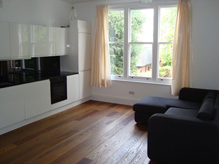 1 Bedroom Flat To Rent In Lingfield Road, Wimbledon Village, SW19