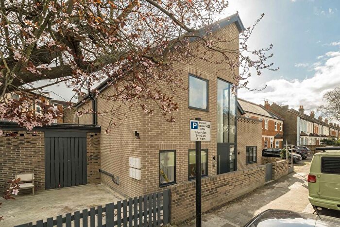 1 Bedroom Flat For Sale In Cranmer Avenue, Ealiing, W13