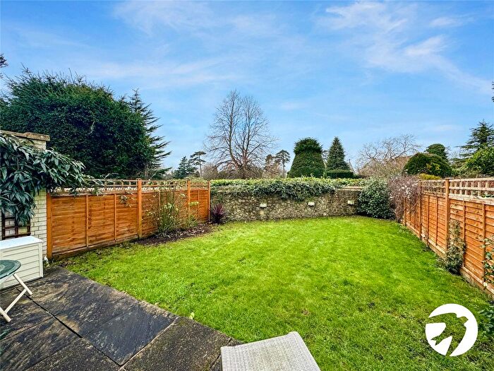 3 Bedroom Bungalow For Sale In Longfield Place, Maidstone, Kent, ME15