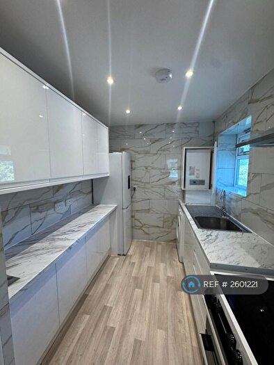 2 Bedroom Flat To Rent In Durrisdeer House, London, NW2