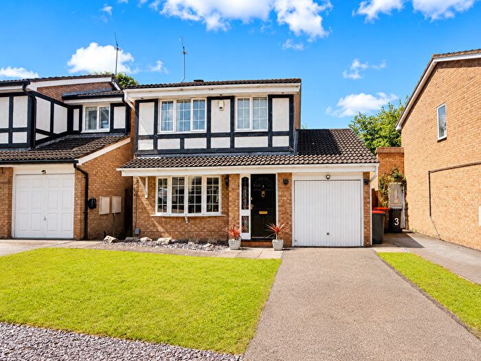 3 Bedroom Detached House For Sale In Milton Way, Dunstable, LU5