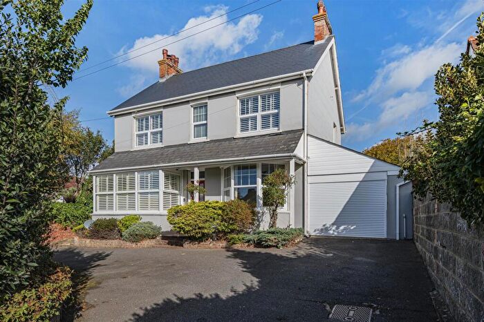 4 Bedroom Detached House For Sale In Bramber Road, Seaford, BN25