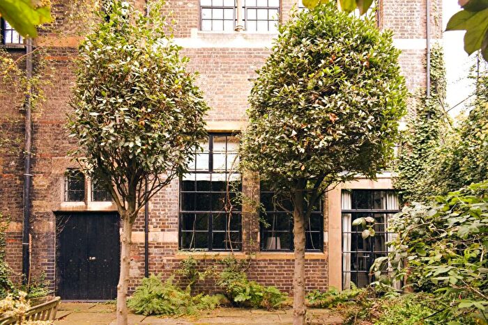 3 Bedroom Maisonette For Sale In London, SE11 - Photo 5