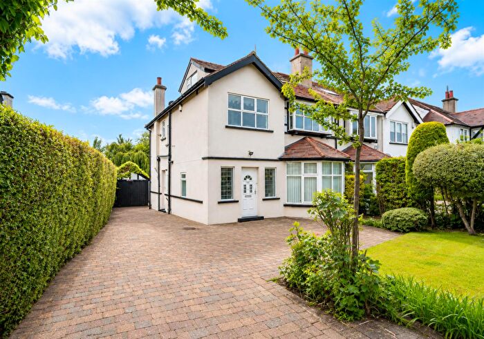 4 Bedroom Semi-Detached House For Sale In Stonegate Road, Moortown, LS17