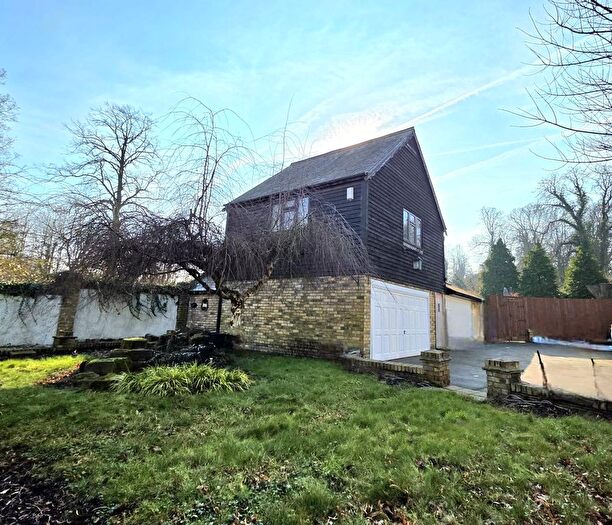 2 Bedroom Barn Conversion To Rent In Broke Lodge, Sevenoaks Road, Sevenoaks, Kent, TN14