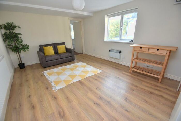 1 Bedroom Flat To Rent In Marlborough Road, Roath, Cardiff, CF23