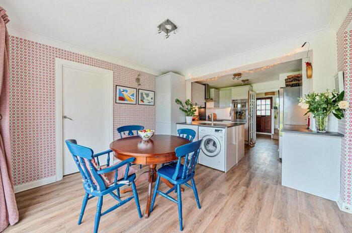 5 Bedroom Detached House For Sale In Wentworth Close, Barnham, PO22