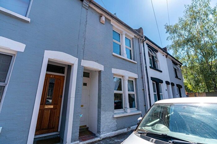 3 Bedroom Terraced House To Rent In St. Peter Street, Rochester, ME1