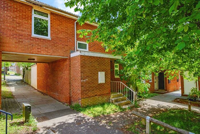 4 Bedroom Terraced House For Sale In Wexham Close, Luton, Bedfordshire, LU3