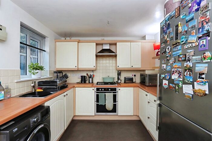 4 Bedroom Property For Sale In Queen Mary Rise, Manor, Sheffield, S2