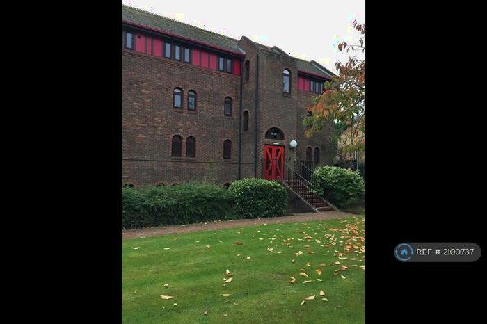 1 Bedroom Flat To Rent In The Drive, Peterborough, PE3