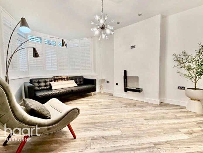 3 Bedroom Semi Detached House To Rent In Blakeland Rd, B44