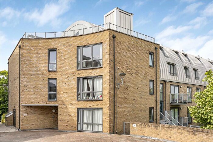 1 Bedroom Apartment For Sale In Elder Court, Mead Lane, Hertford, SG13