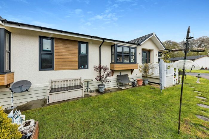 2 Bedroom Mobile/park Home For Sale In Capel Road, Ruckinge, Ashford, TN26