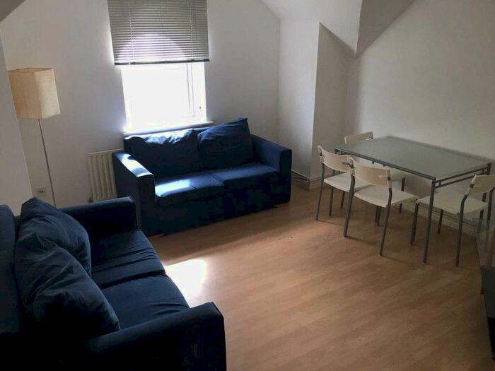 2 Bedroom Flat To Rent In Flat 12, 350 Wilmslow Road, Fallowfield M14