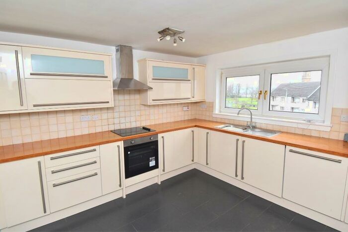 3 Bedroom Flat To Rent In Regent Street, Inverclyde, Greenock, PA15
