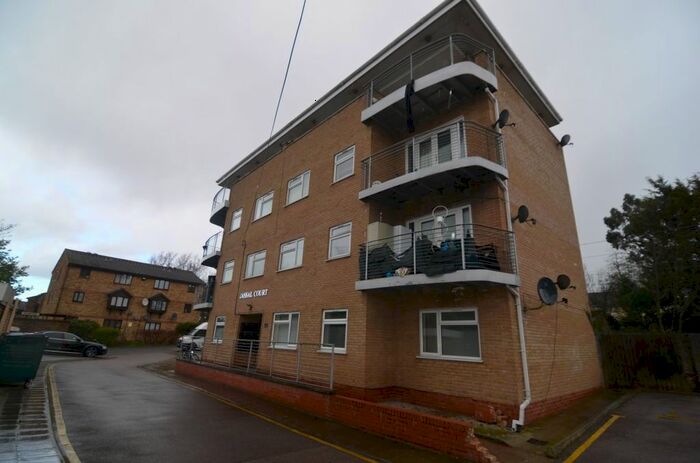 3 Bedroom Flat To Rent In Stocksfield Road, London, E17