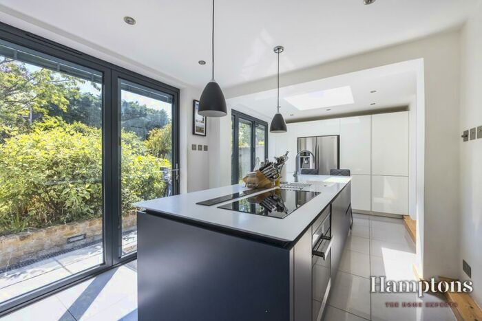 3 Bedroom Flat To Rent In Foyle Road London, SE3