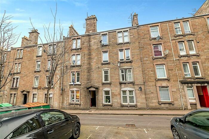 2 Bedroom Flat To Rent In Baldovan Terrace, Dundee, Angus, DD4
