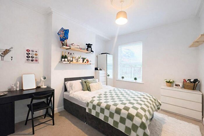 6 Bedroom Detached House To Rent In Rushworth Avenue, Nottingham, NG2