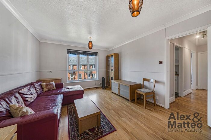 1 Bedroom Flat For Sale In Basque Court, Canada Water, SE16