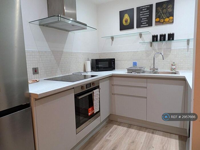 2 Bedroom Flat To Rent In The Habitat, Nottingham, NG1