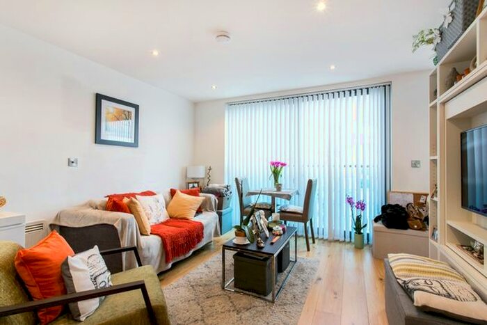 Studio To Rent In Station Road, Hayes, UB3