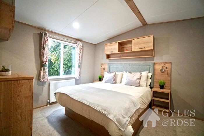 2 Bedroom Park Home For Sale In Seaview Avenue, West Mersea, CO5