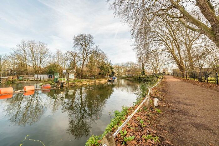 1 Bedroom Flat For Sale In Lea Bridge Road, London, E5