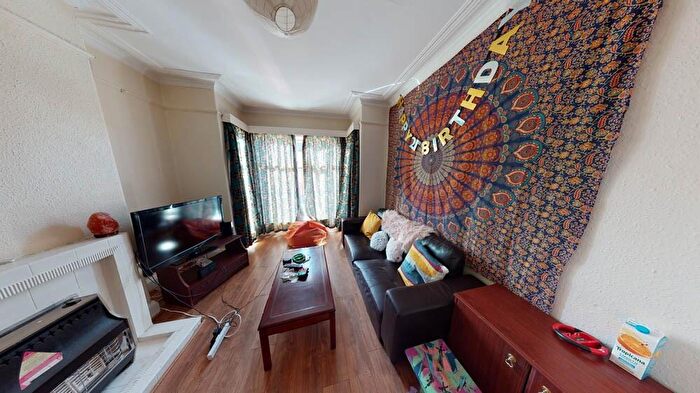 4 Bedroom House To Rent In Headingley Mount, Leeds, LS6