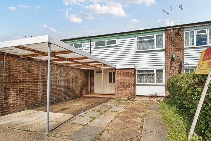 3 Bedroom Terraced House To Rent In Stephenson Close, Aylesbury, HP19