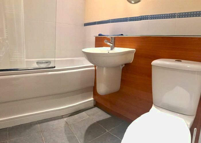 2 Bedroom Flat To Rent In Granary Wharf, Steam Mill Street, Chester, Cheshire, CH3