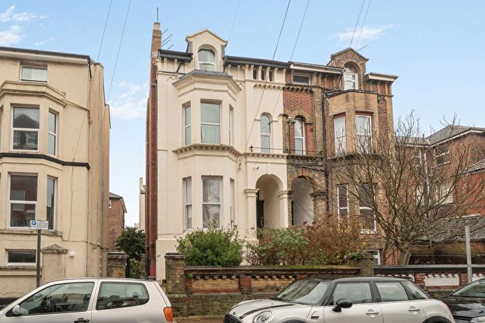 2 Bedroom Flat For Sale In Ashburton Road, Southsea, PO5