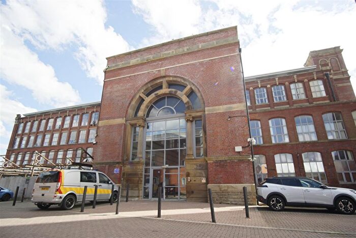 2 Bedroom Flat To Rent In New Hall Lane, Preston, PR1