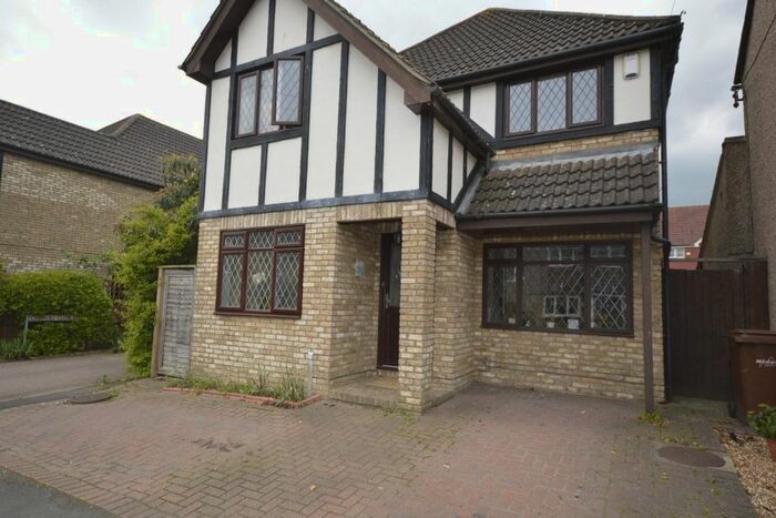 4 Bedroom Detached House To Rent In High Street, Halling, Rochester, Kent, ME2