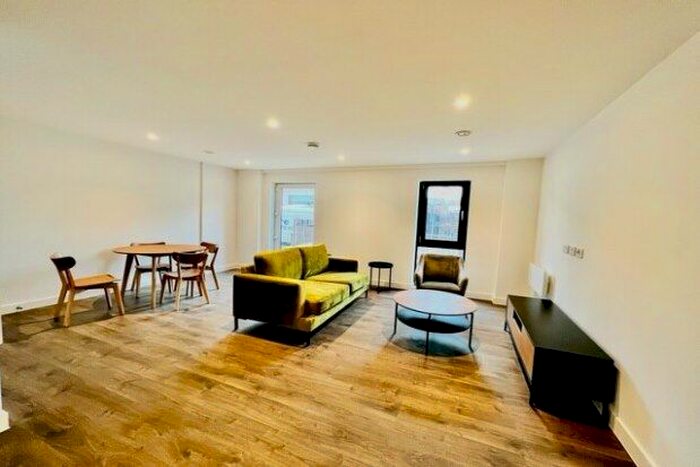 2 Bedroom Flat To Rent In Waterhouse Apartments, Salford, M5