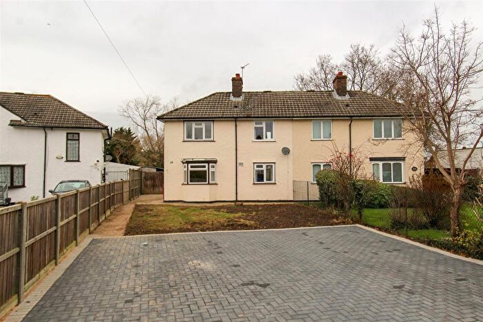 3 Bedroom Semi-Detached House To Rent In Glebe Avenue, Ickenham, Uxbridge, UB10