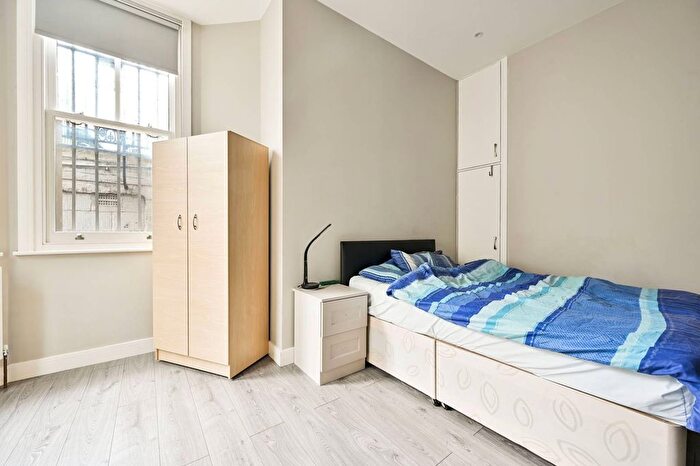 5 Bedroom Flat To Rent In Earls Court Square, Earls Court, London, SW5