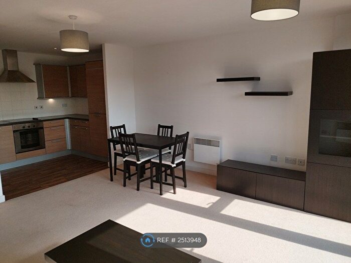 2 Bedroom Flat To Rent In Quadrivium Point, Slough, SL1